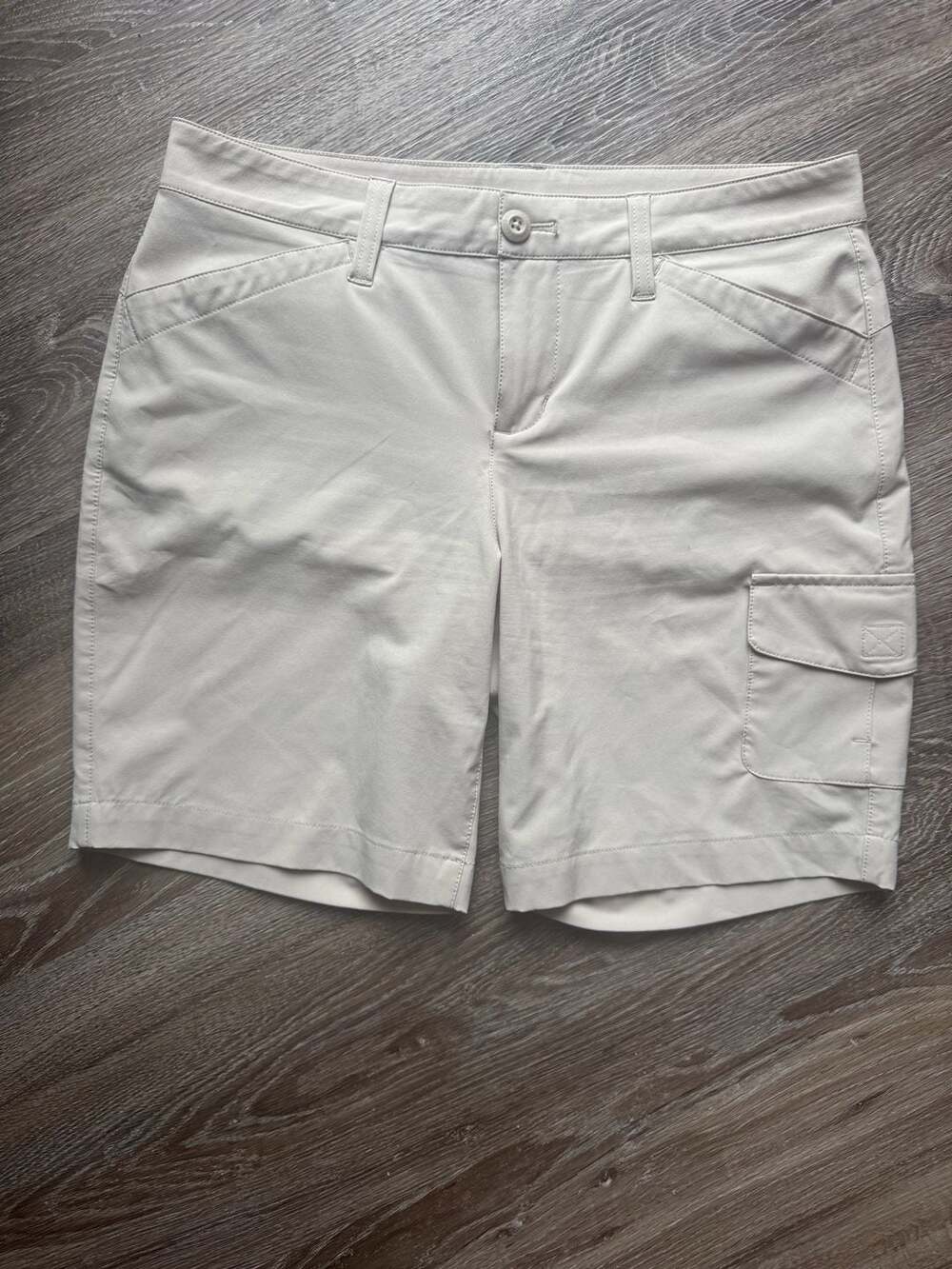 Eddie Bauer Women's Horizon Cargo Hiking Shorts Khaki Size 4